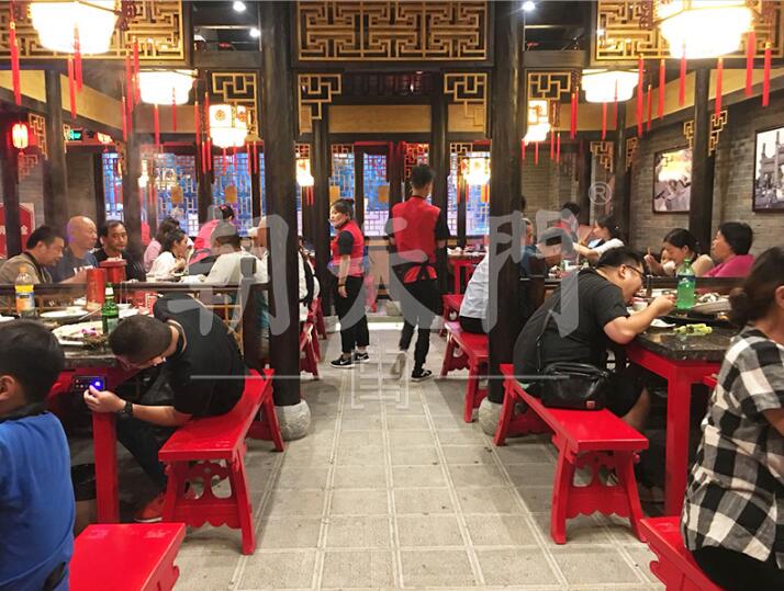 重慶本地人喜歡的火鍋店，口碑與味道共存