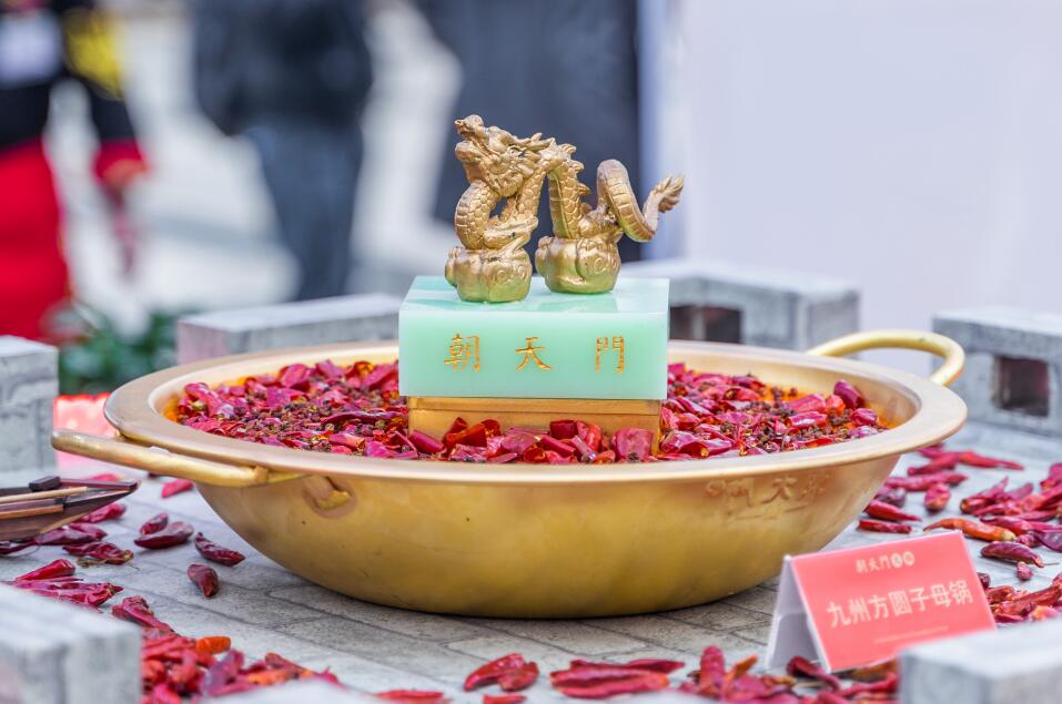 80萬開火鍋店加盟好還是自己開店好？