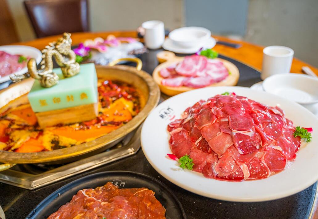 夏天吃火鍋有多痛快？來(lái)體驗(yàn)酣暢淋漓的感覺(jué)！