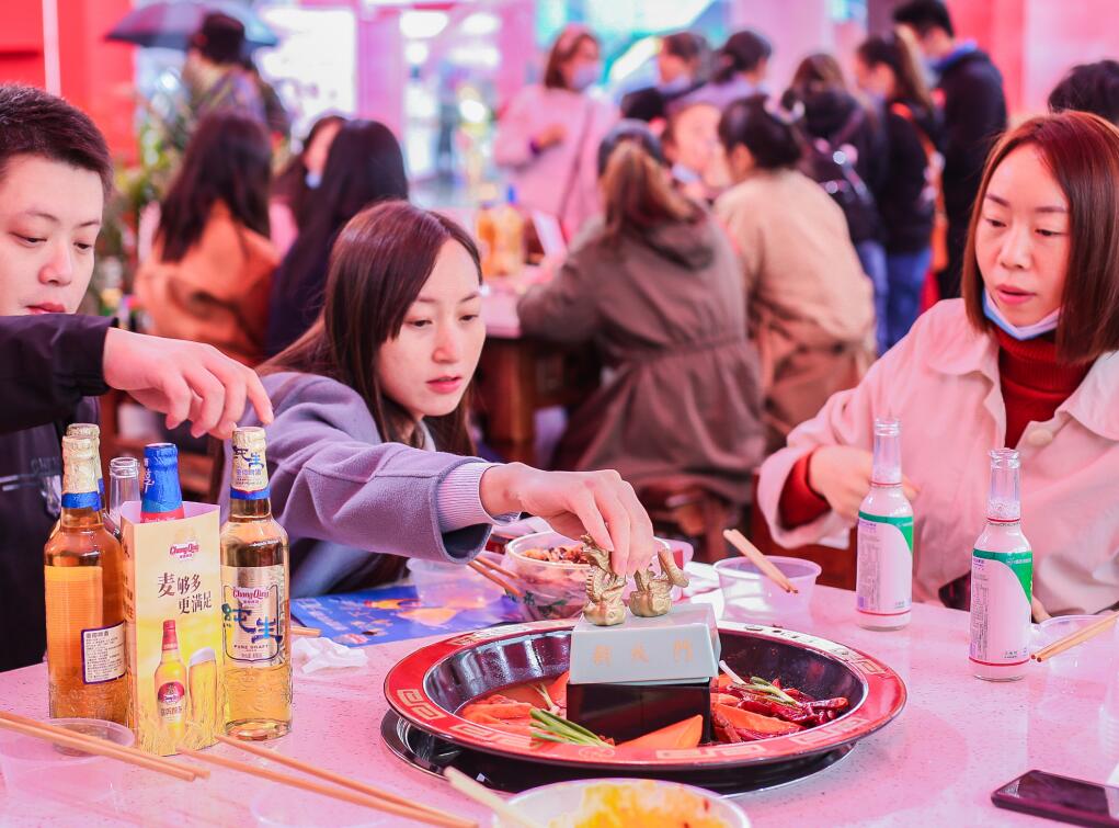 想加盟一家牛肉火鍋店該怎么做？
