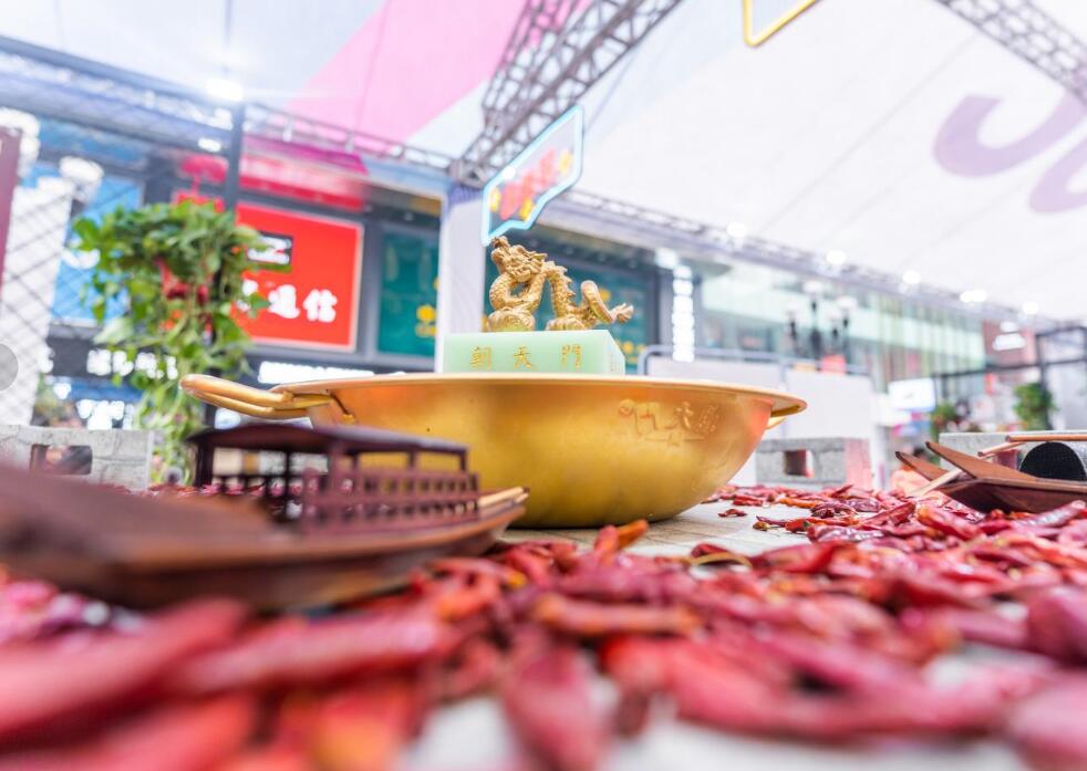 火鍋店沒錢做廣告？不妨試試免費“廣告位”！