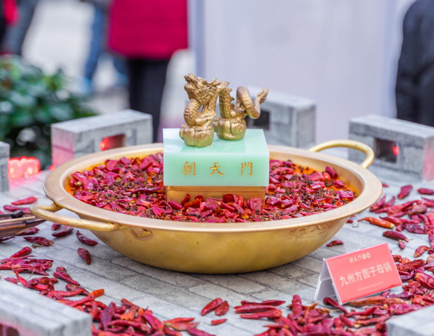 疫情反復(fù)，重慶火鍋加盟店們?cè)撊绾螒?yīng)對(duì)？