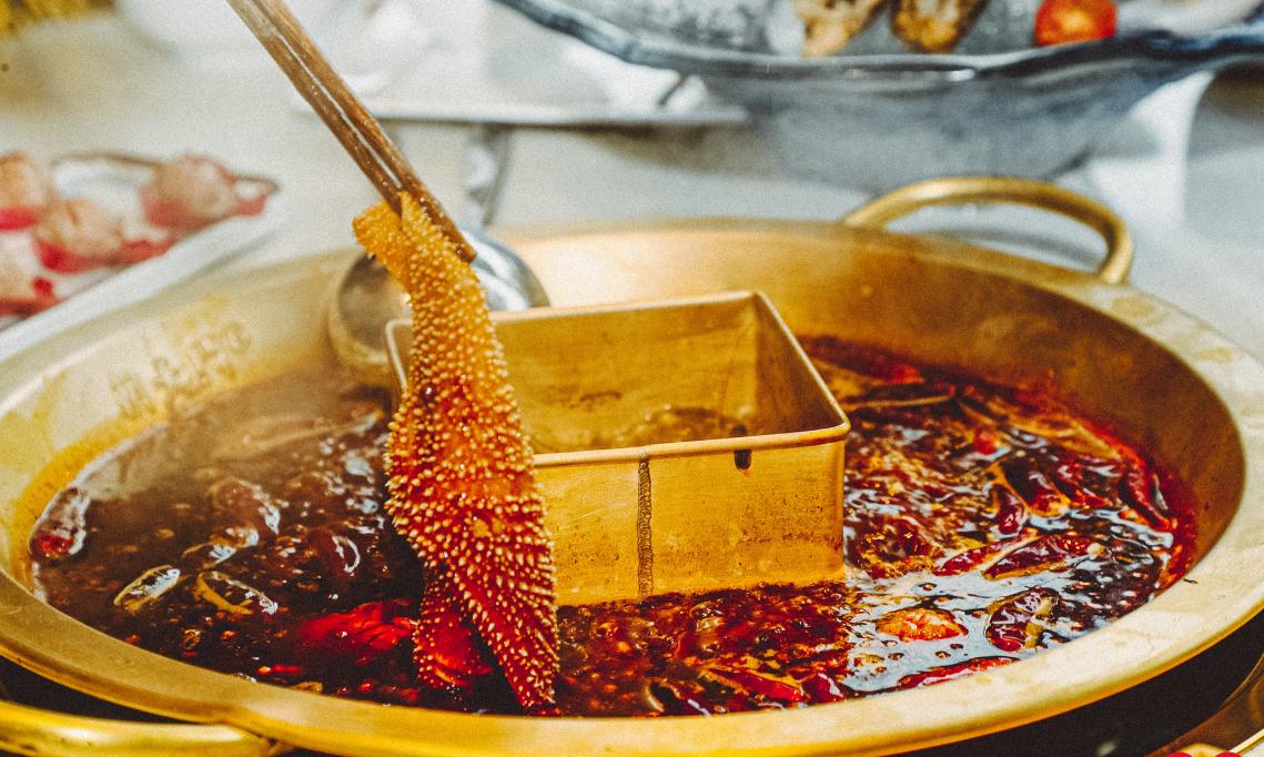 為什么重慶地區(qū)吃火鍋蘸油碟，北方更喜歡蘸麻醬？