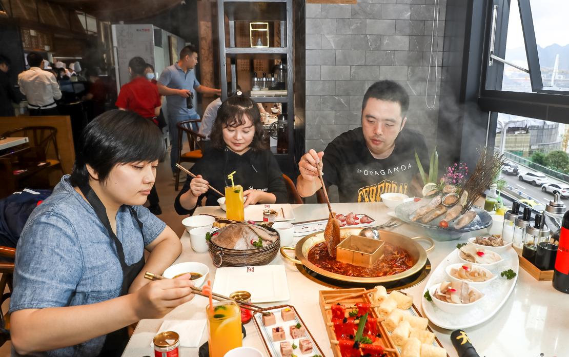 火鍋店衛(wèi)生問題頻發(fā)，怎樣才能給顧客“安全感？”