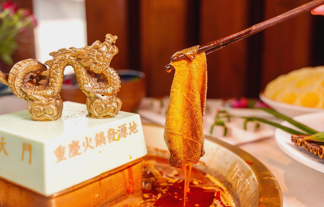 對面的火鍋店生意火爆，你該怎么辦？