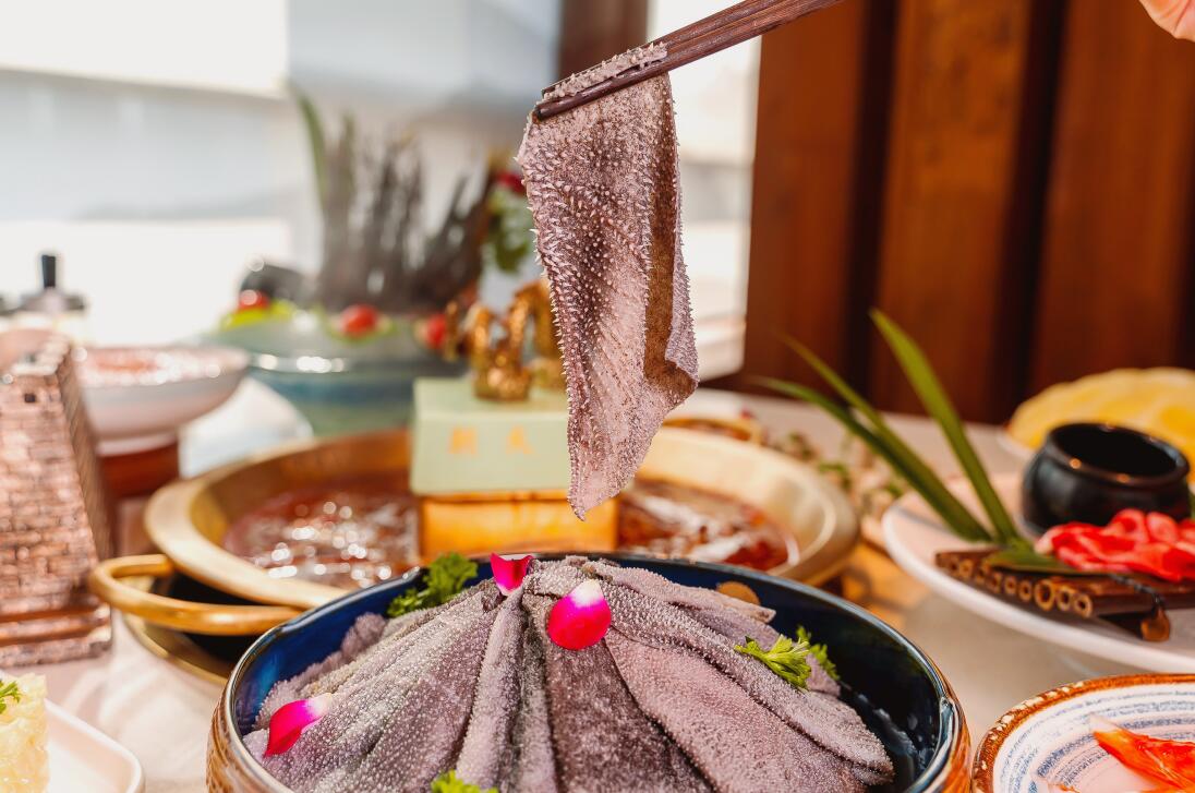 火鍋店的大招牌，特色重慶火鍋毛肚，這么做就對了！