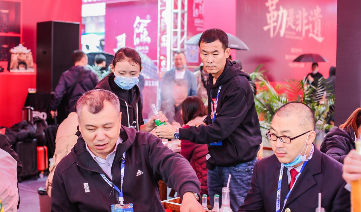 什么樣的店長(zhǎng)？讓一家新開火鍋店，生意如此的好！