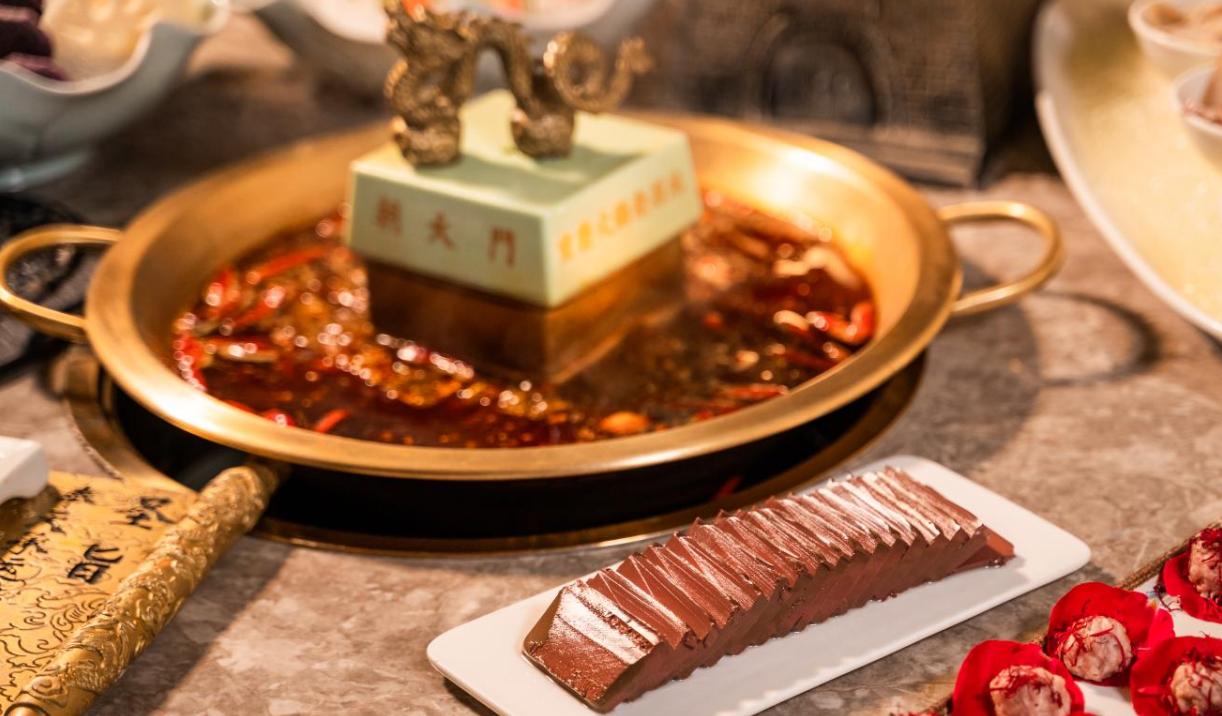 重慶火鍋，記得多吃鮮鴨血，補(bǔ)鐵就是補(bǔ)氣血！