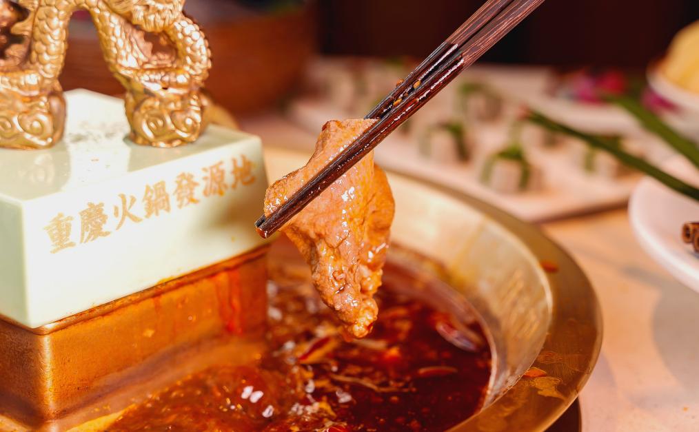 火鍋耙牛肉，好吃得不得了，難怪們店賣斷貨！