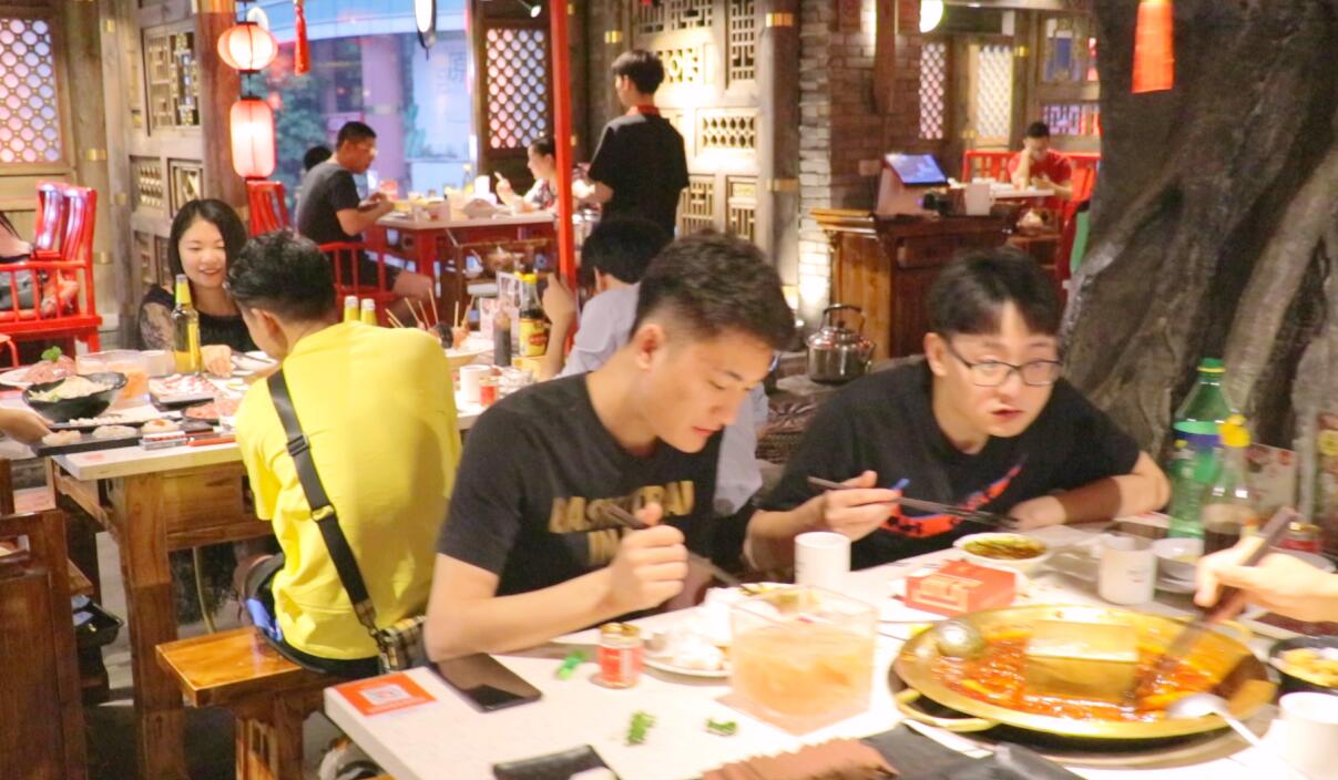為什么干餐飲這么難？火鍋加盟有何優(yōu)勢(shì)？