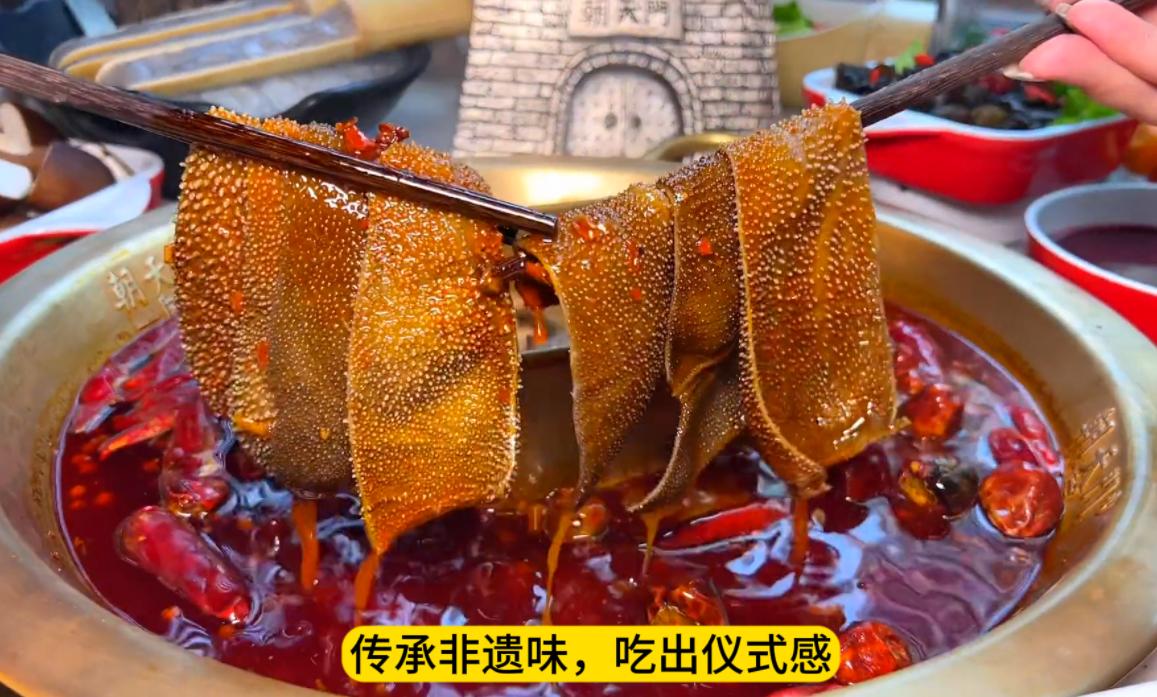 中秋節(jié)來(lái)重慶，感受山城美食魅力，旅行打卡攻略！